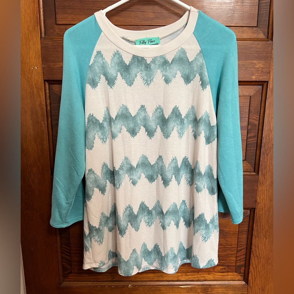 Filly Flair size large women’s long sleeve top